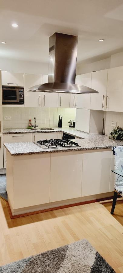 Luxury Canary Wharf Apartment With Free Parking Лондон Экстерьер фото