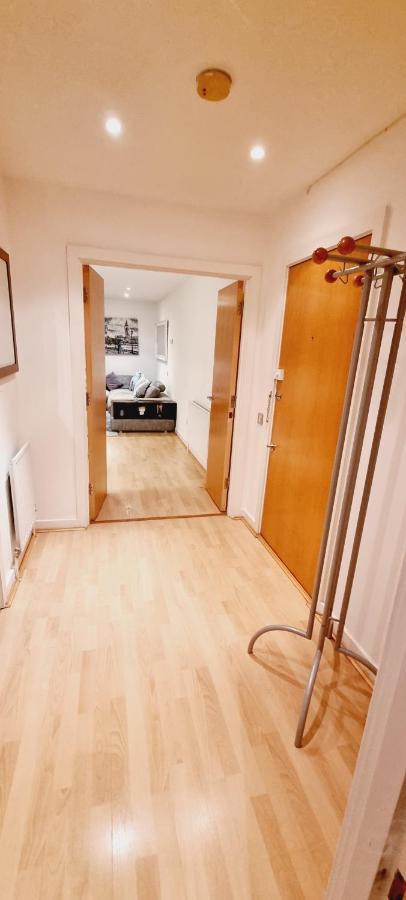 Luxury Canary Wharf Apartment With Free Parking Лондон Экстерьер фото